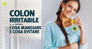 Immagine di donna che beve succo di limone per ritrovare il benessere intestinale