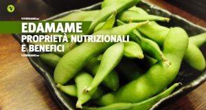 Fagioli di soia verde in un recipiente
